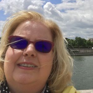 Meet your Posher, Pam